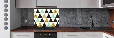 Rivestimento parete cucina con motivo a triangoli colorati
