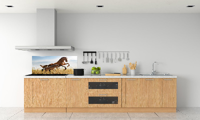 Rivestimento parete cucina con stampa raffigurante una giumenta con il suo puledro
