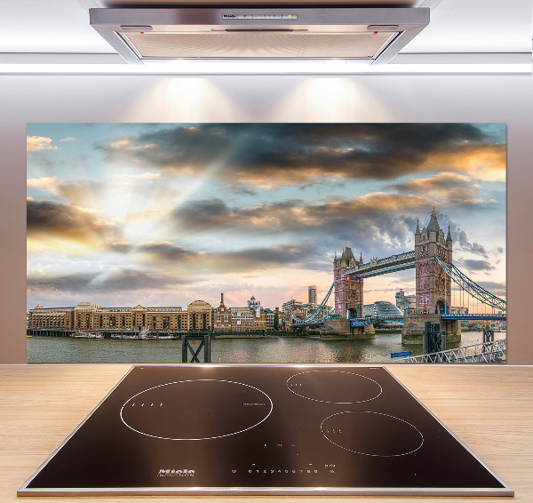 Rivestimento parete cucina con stampa del Tower Bridge di Londra