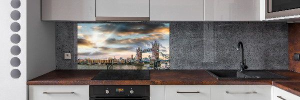 Rivestimento parete cucina con stampa del Tower Bridge di Londra