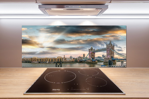 Rivestimento parete cucina con stampa del Tower Bridge di Londra