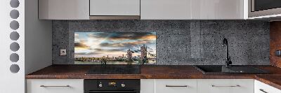 Rivestimento parete cucina con stampa del Tower Bridge di Londra