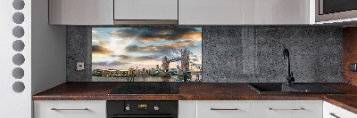 Rivestimento parete cucina con stampa del Tower Bridge di Londra
