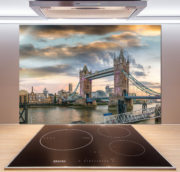 Rivestimento parete cucina con stampa del Tower Bridge di Londra