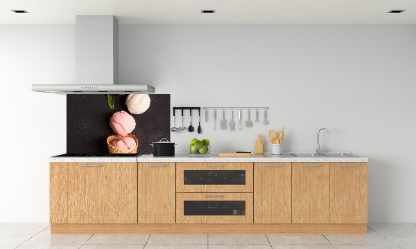 Rivestimento parete cucina con decoro a gelato in cono di cialda