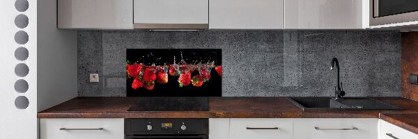 Rivestimento parete cucina con motivo fragole sott'acqua