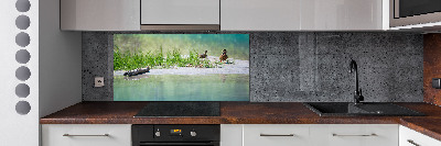 Pannello retrocucina con decorazione raffigurante anatre vicino all'acqua