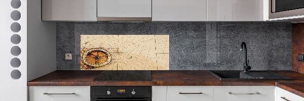 Pannello paraschizzi cucina con stampa a bussola su mappa