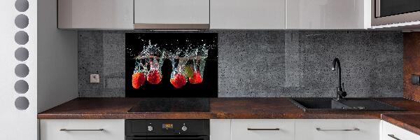 Rivestimento parete cucina con motivo fragole sott'acqua