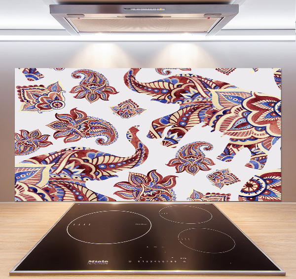 Rivestimento parete cucina con ornamenti a forma di elefante