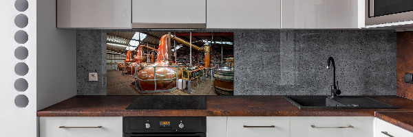 Rivestimento parete cucina con motivo a tema birrificio