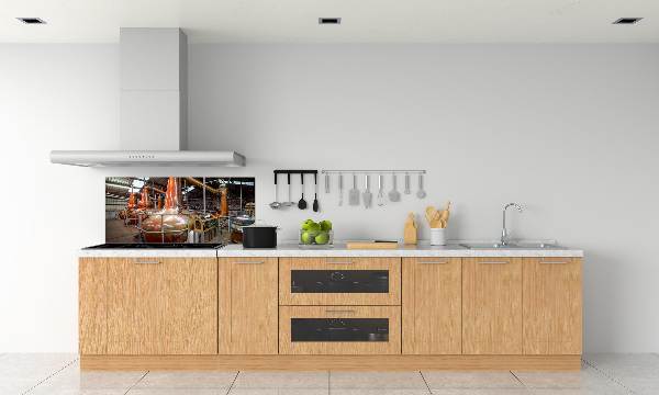 Rivestimento parete cucina con motivo a tema birrificio