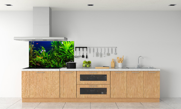Rivestimento parete cucina con decorazione a motivo di pesci nell'acquario
