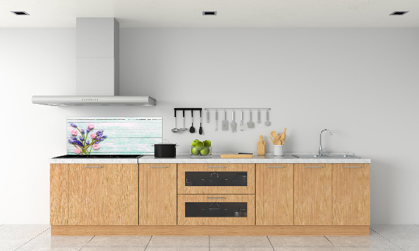 Rivestimento parete cucina con motivo di lavanda su finitura effetto legno