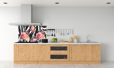 Rivestimento parete cucina con decorazione di rose su sfondo zebrato