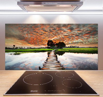 Rivestimento parete cucina con finitura a ponte di legno