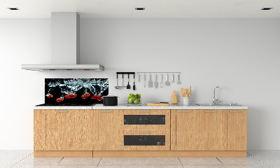 Pannello paraschizzi cucina con motivo di fragole sott'acqua
