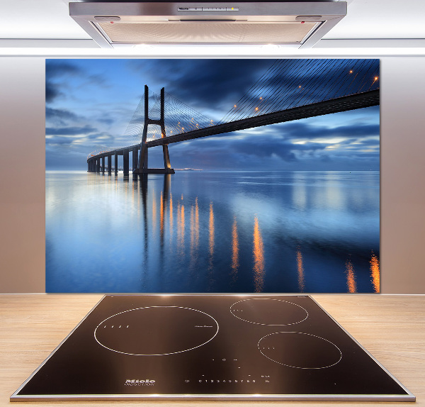 Pannello paraschizzi cucina con ponte illuminato