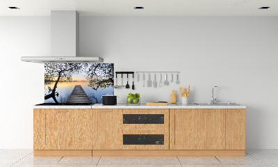 Rivestimento parete cucina con stampa raffigurante un molo sul lago