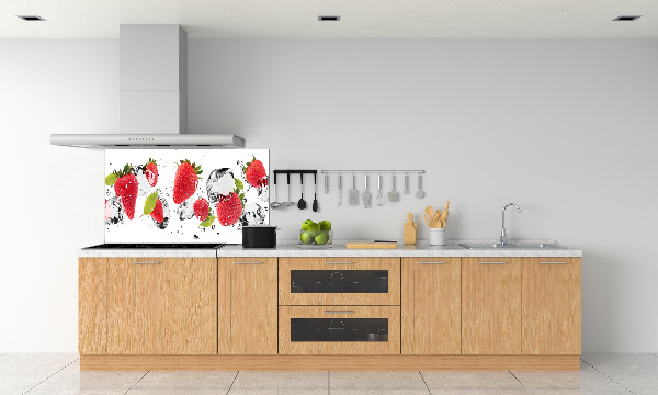 Rivestimento parete cucina con motivo fragole e acqua