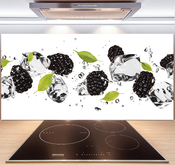 Rivestimento parete cucina con motivo ciliegie su sfondo acquatico