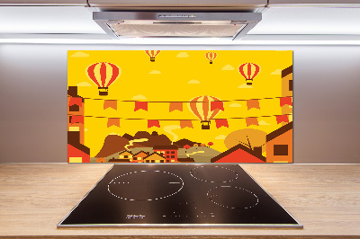 Rivestimento parete cucina con motivo di palloncini sopra la città