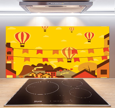 Rivestimento parete cucina con motivo di palloncini sopra la città