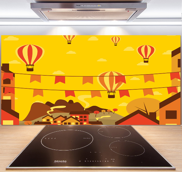 Rivestimento parete cucina con motivo di palloncini sopra la città