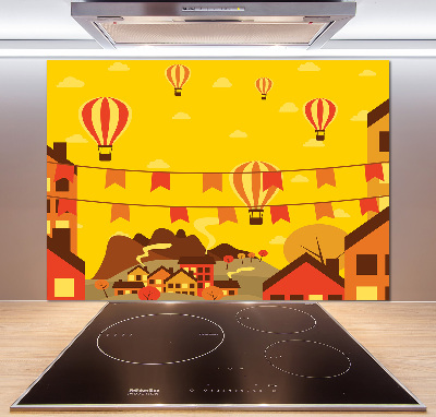 Rivestimento parete cucina con motivo di palloncini sopra la città