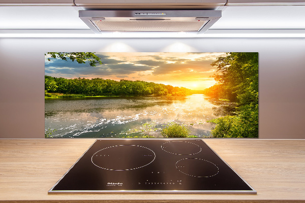 Pannello retrocucina con stampa 'Crepuscolo sul fiume'