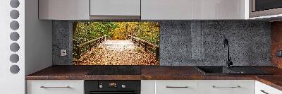 Pannello paraschizzi cucina con stampa del ponte nella foresta autunnale