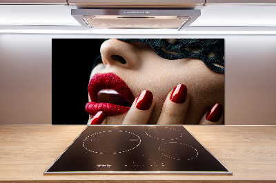 Rivestimento parete cucina con motivo a maschera di pizzo