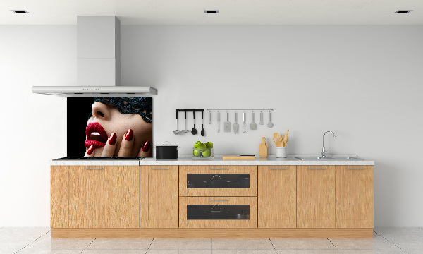 Rivestimento parete cucina con motivo a maschera di pizzo