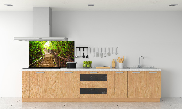 Rivestimento parete cucina con motivo scale nella foresta