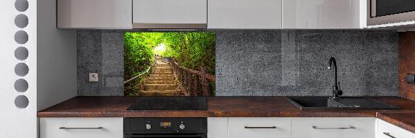 Rivestimento parete cucina con motivo scale nella foresta