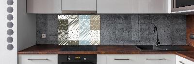 Rivestimento parete cucina con motivi geometrici