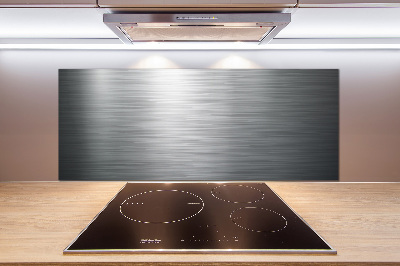 Pannello retrocucina con finitura metallica come sfondo