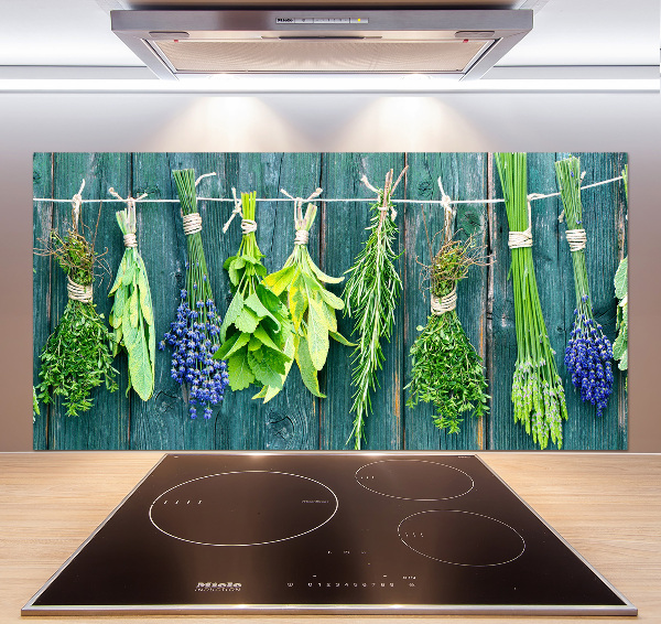 Pannello retrocucina con decorazione di erbe aromatiche su filo