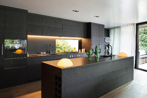 Rivestimento parete cucina con motivo a margherite