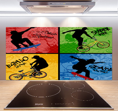 Rivestimento parete cucina con motivo di biciclette e skateboard