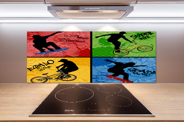 Rivestimento parete cucina con motivo di biciclette e skateboard