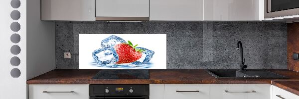 Rivestimento parete cucina con fantasia fragola su sfondo ghiacciato
