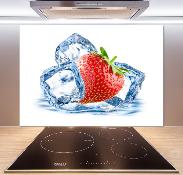 Rivestimento parete cucina con fantasia fragola su sfondo ghiacciato