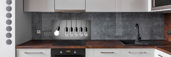 Rivestimento parete cucina con sei lampadine