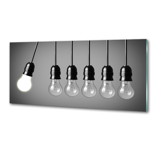 Rivestimento parete cucina con sei lampadine