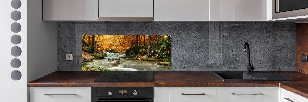Rivestimento parete cucina con motivo 'Cascata nella foresta'