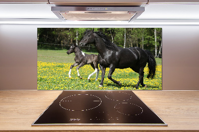 Pannello retrocucina con decorazione raffigurante una giumenta con il puledro