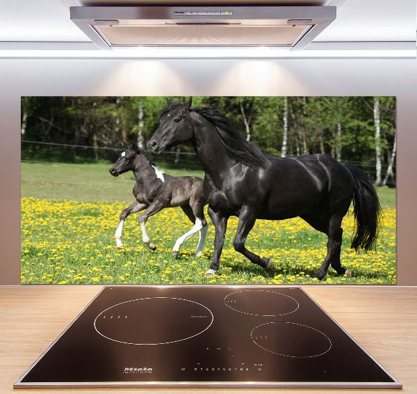 Pannello retrocucina con decorazione raffigurante una giumenta con il puledro