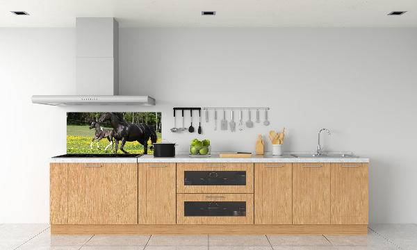 Pannello retrocucina con decorazione raffigurante una giumenta con il puledro