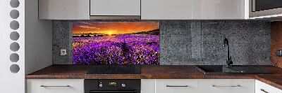 Rivestimento parete cucina con motivo a campo di lavanda